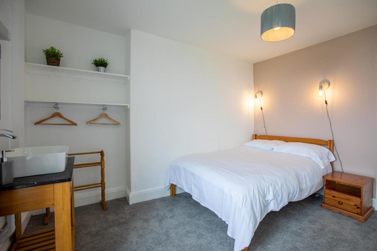 Oa Surf Club Bed & Breakfast Bude Exterior photo